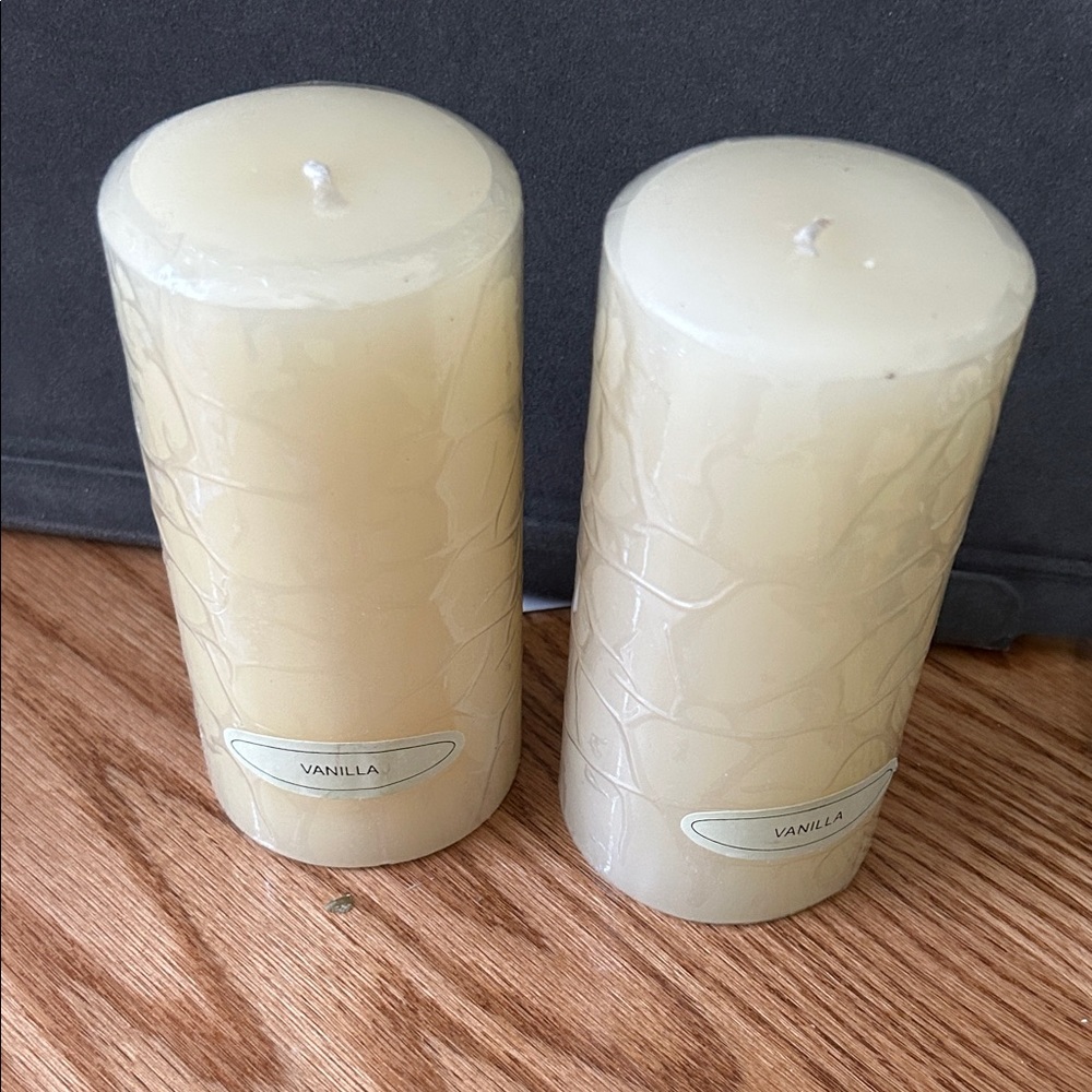 NWOT Set of 2 Vanilla Scented Cream Pillar Candles